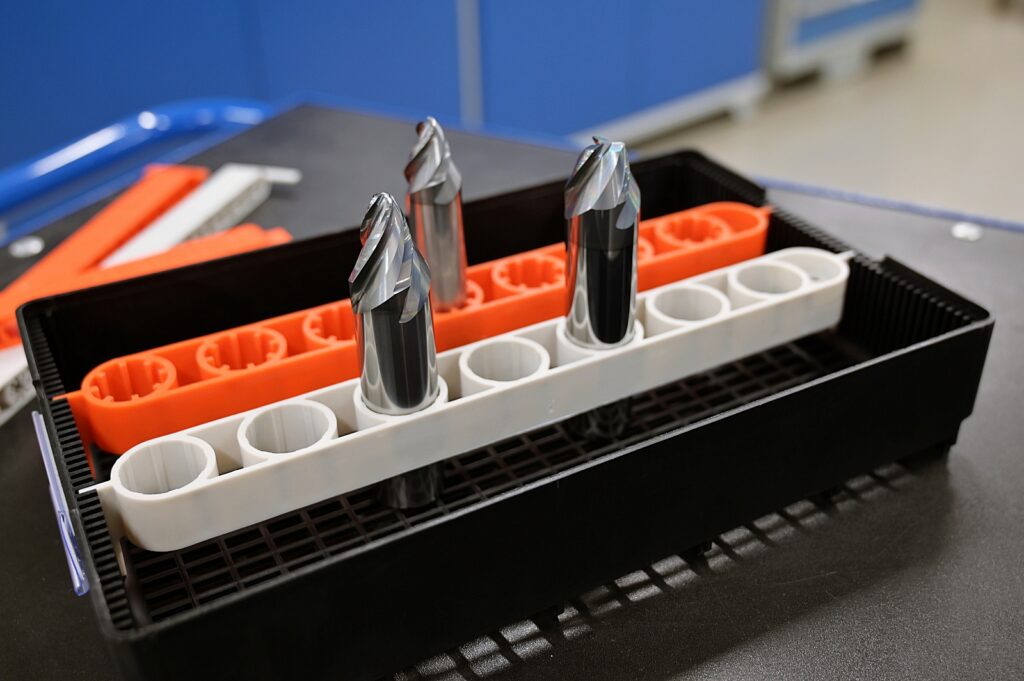 Moduulijyrsimiä työkalupaletilla